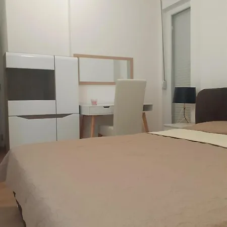 Beograd /slavija - Fontana 70 M2 Apartmán Sajmiste