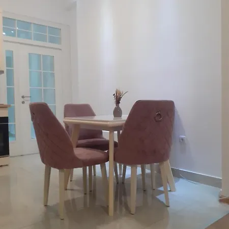 Beograd /slavija - Fontana 70 M2 Apartmán