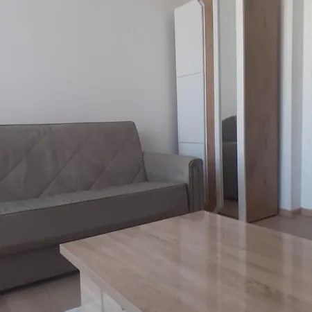 Beograd /slavija - Fontana 70 M2 Sajmiste
