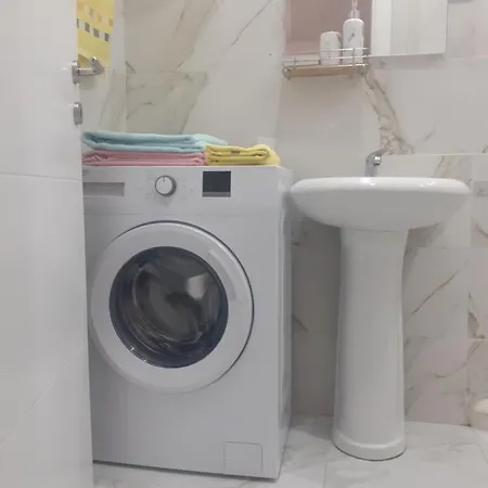 Beograd /slavija - Fontana 70 M2 Sajmiste