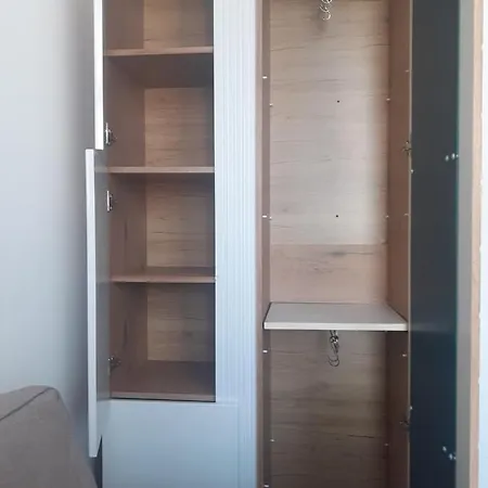 Beograd /slavija - Fontana 70 M2 *